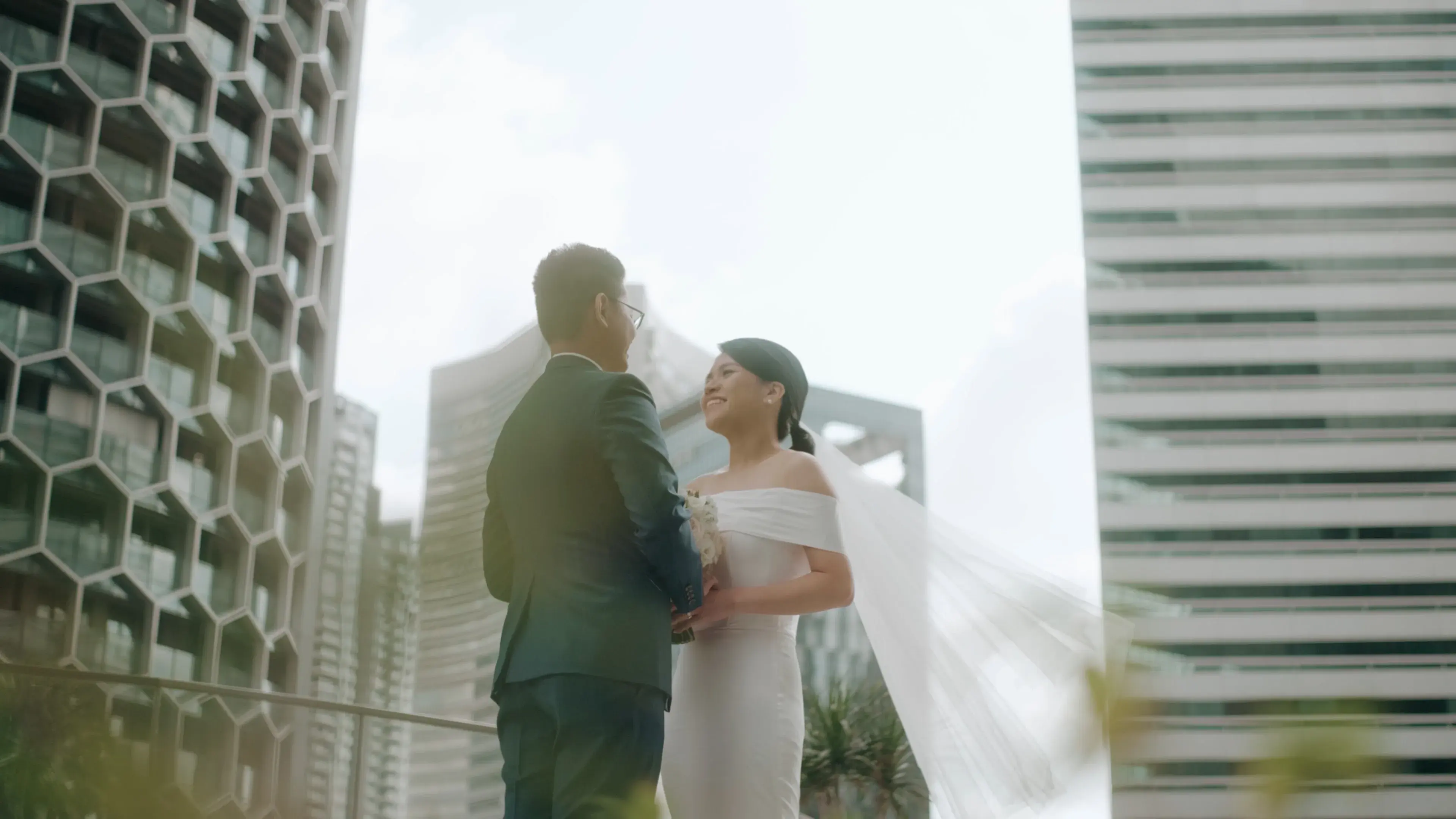 Gee Chuan and Min Xian during a portrait moment at Andaz Garden Studio with Min Xian's veil flowing behind her