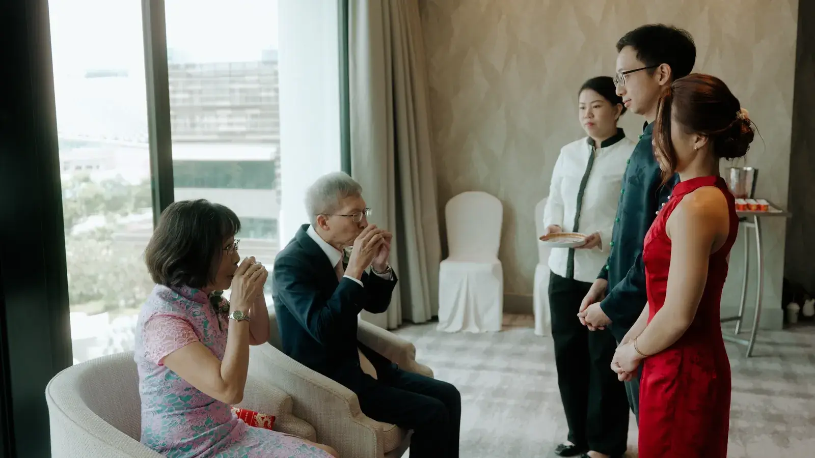 Traditional tea ceremony at Mandarin Oriental Singapore