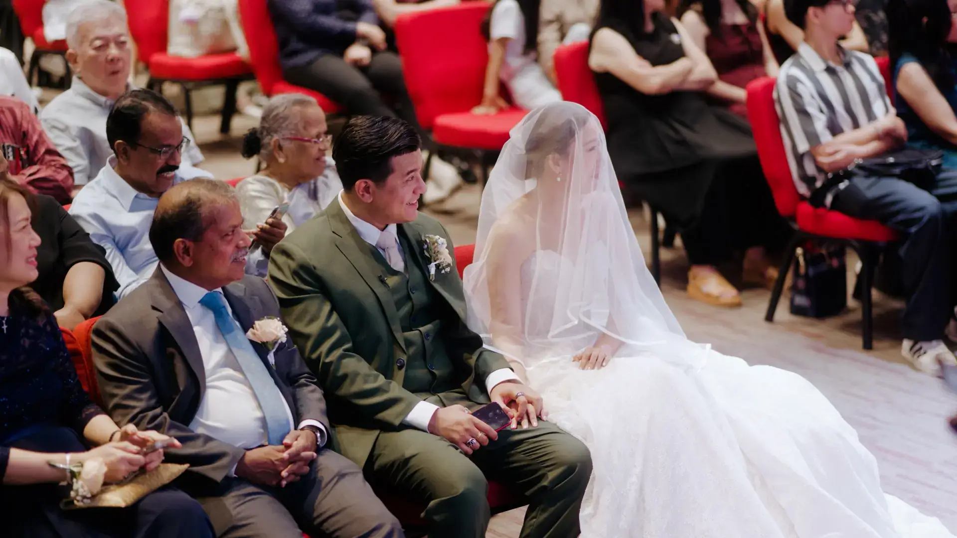 Bilingual exhortation during the Covenant Evangelical Free Church ceremony